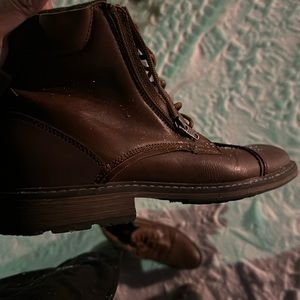 Madden zip up boots like new brown